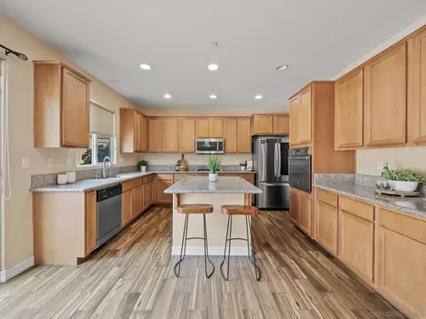 Kitchen - 1803 Webber Way, Chula Vista, CA 91913 photo 5 of 6