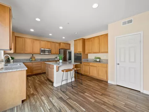 Kitchen - 1803 Webber Way, Chula Vista, CA 91913 photo 4 of 6