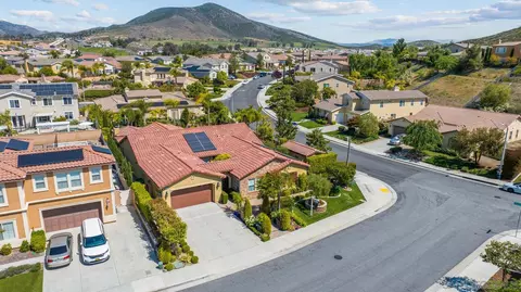 32746 Quiet Trail Dr, Winchester, CA 92596