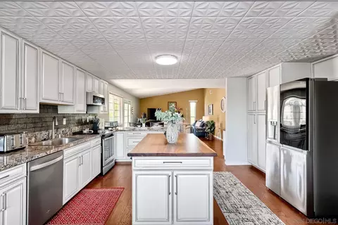 11231 Del Rio Rd, Spring Valley, CA 91978 photo 8