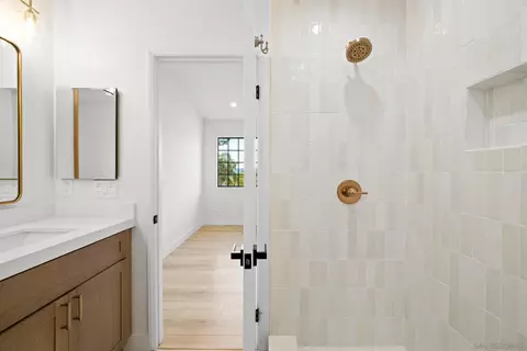 Bath - 190 Bautista #96, Oceanside, CA 92057 photo 2 of 3