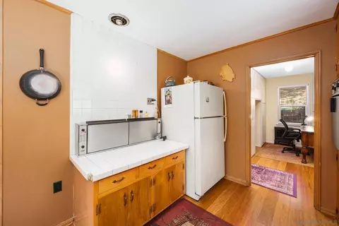 Kitchen - 1332 Canyon Dr, Julian, CA 92036 photo 3 of 4