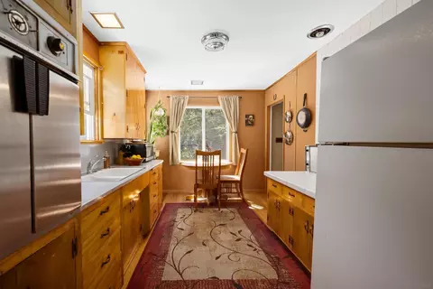 Kitchen - 1332 Canyon Dr, Julian, CA 92036 photo 1 of 4