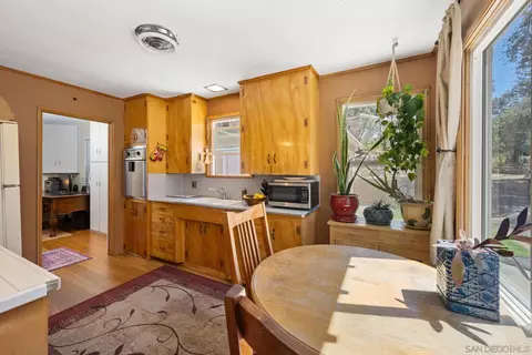Kitchen - 1332 Canyon Dr, Julian, CA 92036 photo 4 of 4