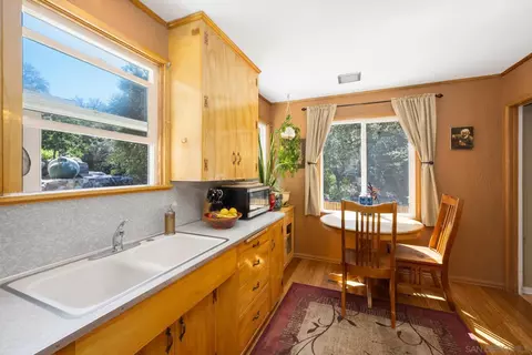 Kitchen - 1332 Canyon Dr, Julian, CA 92036 photo 2 of 4