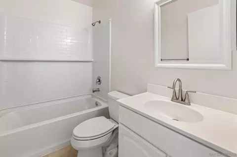 Bath - 8069 Caminito Gianna #186, La Jolla, CA 92037 photo 3 of 3