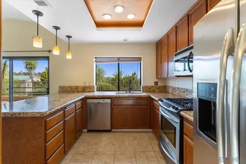 1896 White Birch Dr, Vista, CA 92081 photo 7
