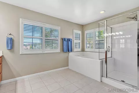 Bath - 4252 Alta Vista Ct, Oceanside, CA 92057 photo 4 of 6
