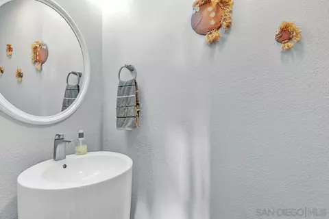 Bath - 4252 Alta Vista Ct, Oceanside, CA 92057 photo 1 of 6