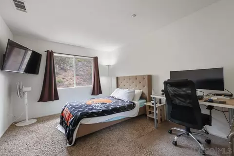 Bedroom - 2176 Pointe Pkwy, Spring Valley, CA 91978 photo 4 of 4