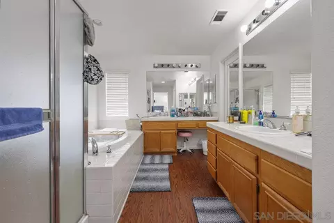 Bath - 2176 Pointe Pkwy, Spring Valley, CA 91978 photo 1 of 4