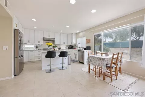 Kitchen - 2176 Pointe Pkwy, Spring Valley, CA 91978 photo 3 of 3