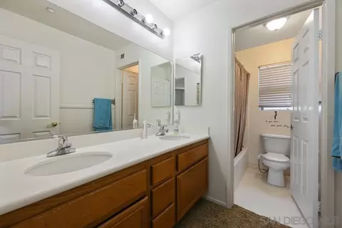 Bath - 2176 Pointe Pkwy, Spring Valley, CA 91978 photo 3 of 4
