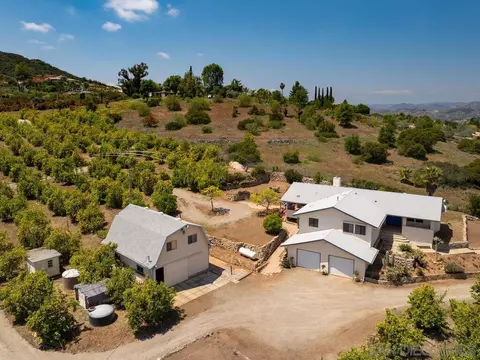 12040 Sierra Rojo Rd, Valley Center, CA 92082