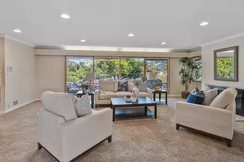Living - 2282 Dehesa Rd, El Cajon, CA 92019 photo 4 of 8