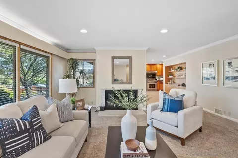 Living - 2282 Dehesa Rd, El Cajon, CA 92019 photo 3 of 8