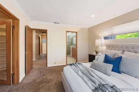 Bedroom - 2282 Dehesa Rd, El Cajon, CA 92019 photo 3 of 4