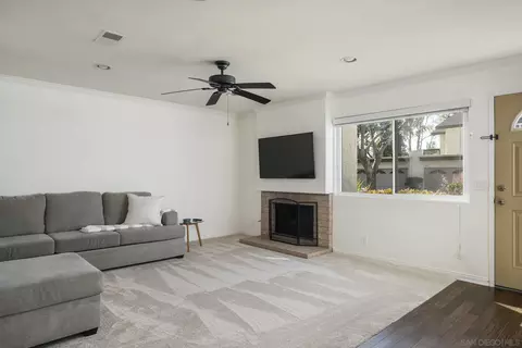 Living - 183 Countryhaven Rd, Encinitas, CA 92024 photo 2 of 2