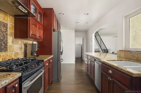 Kitchen - 183 Countryhaven Rd, Encinitas, CA 92024 photo 3 of 3