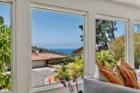 7645 Caminito Coromandel, La Jolla, CA 92037 photo 1