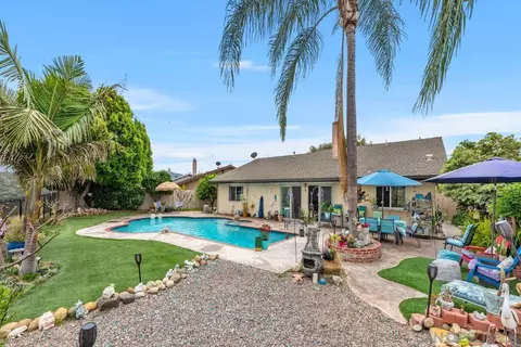 10952 Avenida Roberta, Spring Valley, CA 91978 photo 2