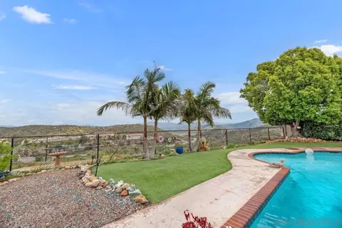 10952 Avenida Roberta, Spring Valley, CA 91978 photo 32