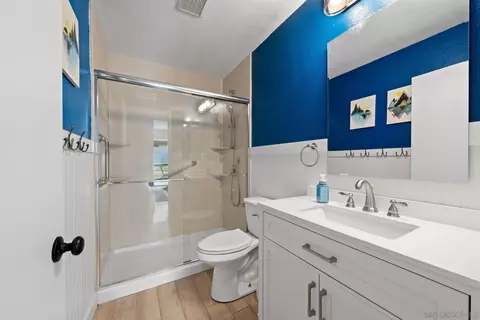 Bath - 10424 Nubbin Ct, Santee, CA 92071 photo 4 of 4