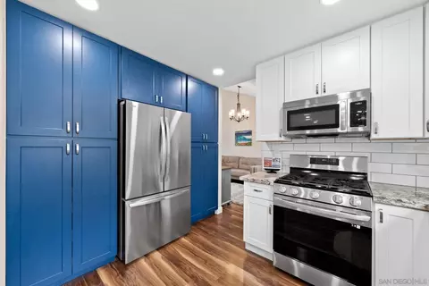 Kitchen - 10424 Nubbin Ct, Santee, CA 92071 photo 5 of 6