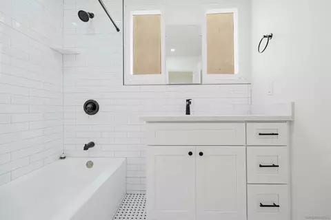 Bath - 275 F Ave, Coronado, CA 92118 photo 1 of 2