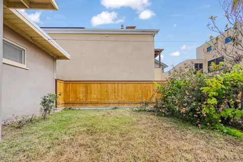 Exterior - 275 F Ave, Coronado, CA 92118 photo 5 of 7