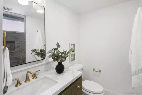 Bath - 741 G Ave, Coronado, CA 92118 photo 3 of 7