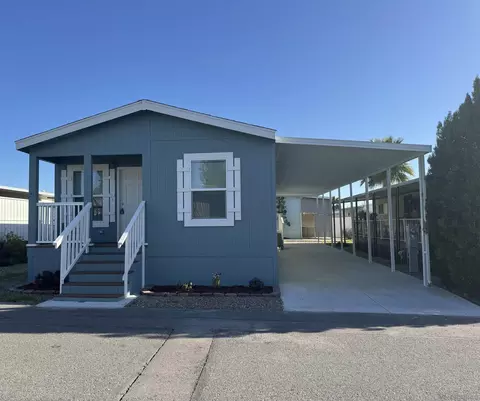 725 W Thornton Ave #53, Hemet, CA 92543