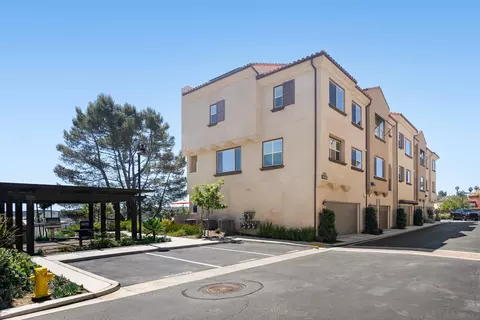 1574 Fortaleza Way #25, Vista, CA 92081