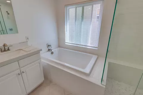 Bath - 32411 Cassino Ct, Temecula, CA 92592 photo 8 of 8