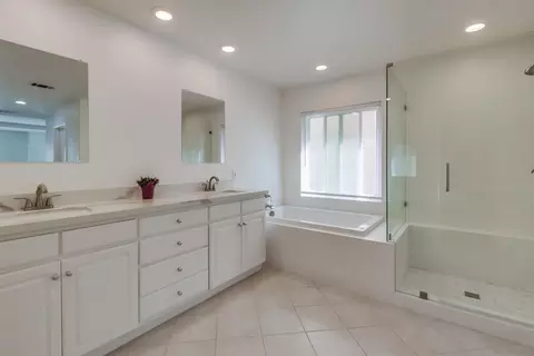 Bath - 32411 Cassino Ct, Temecula, CA 92592 photo 6 of 8