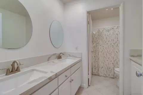 Bath - 32411 Cassino Ct, Temecula, CA 92592 photo 3 of 8