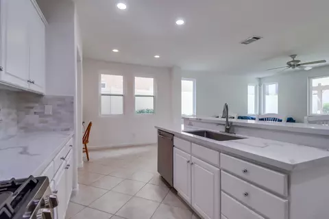 Kitchen - 32411 Cassino Ct, Temecula, CA 92592 photo 7 of 7