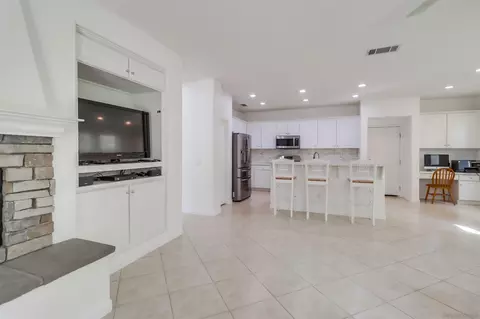 Kitchen - 32411 Cassino Ct, Temecula, CA 92592 photo 2 of 7