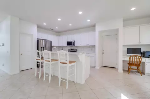 Kitchen - 32411 Cassino Ct, Temecula, CA 92592 photo 3 of 7