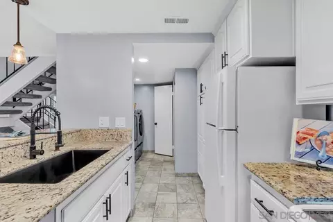Kitchen - 8024 Winter Gardens Blvd UNIT A, El Cajon, CA 92021 photo 5 of 6