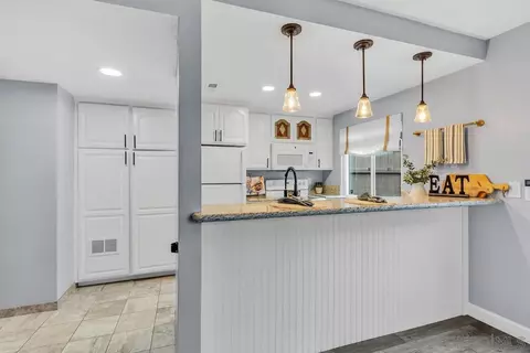 Kitchen - 8024 Winter Gardens Blvd UNIT A, El Cajon, CA 92021 photo 1 of 6