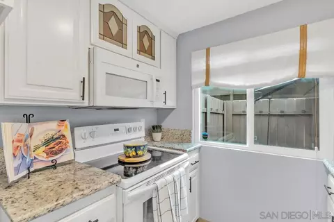 Kitchen - 8024 Winter Gardens Blvd UNIT A, El Cajon, CA 92021 photo 4 of 6