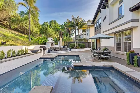 Exterior - 6402 Topmast Dr, Carlsbad, CA 92011 photo 5 of 12