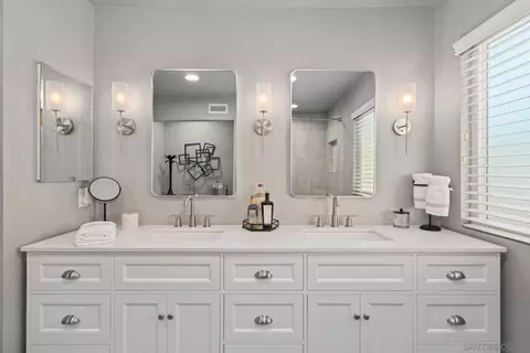 Bath - 2120 Greencrest Dr, El Cajon, CA 92019 photo 3 of 4