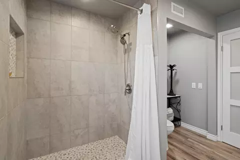 Bath - 2120 Greencrest Dr, El Cajon, CA 92019 photo 4 of 4