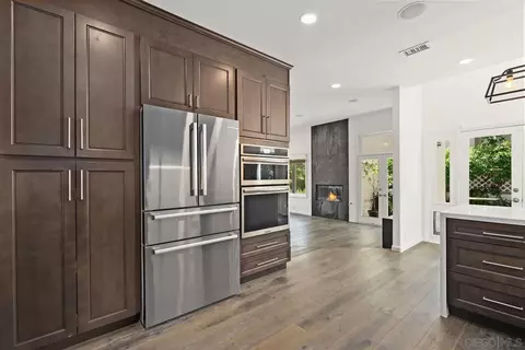 716 Glenview Ln, La Jolla, CA 92037 photo 9