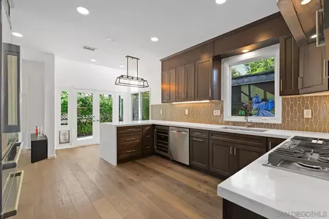 716 Glenview Ln, La Jolla, CA 92037 photo 7