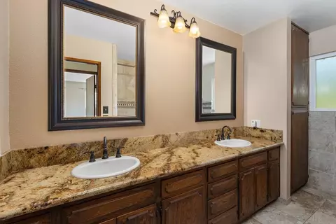 Bath - 3049 Millar Ranch Rd, Spring Valley, CA 91978 photo 3 of 6