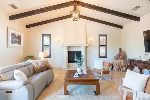 Living - 1961 James Gaynor St, Fallbrook, CA 92028 photo 1 of 1