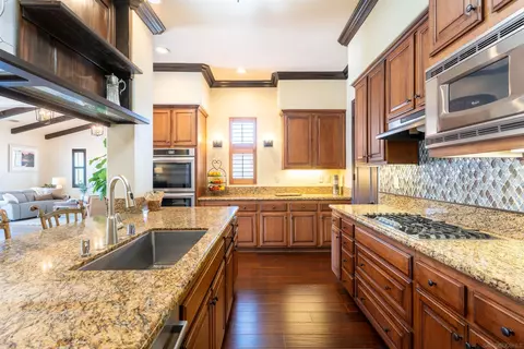 Kitchen - 1961 James Gaynor St, Fallbrook, CA 92028 photo 1 of 2